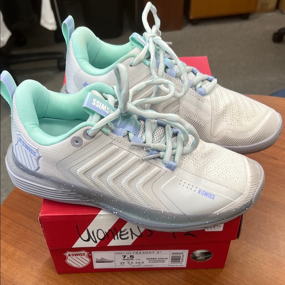 K-Swiss Ultrashot 3 Sneakers in White and Mint Sz 7 1/2 .